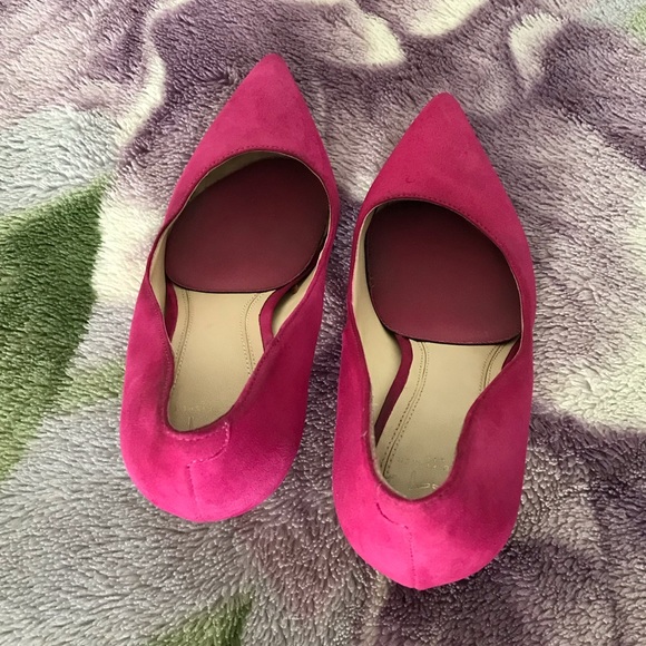 Marc Fisher LTD Pointed Toe Suede Pump - Picture 8 of 10